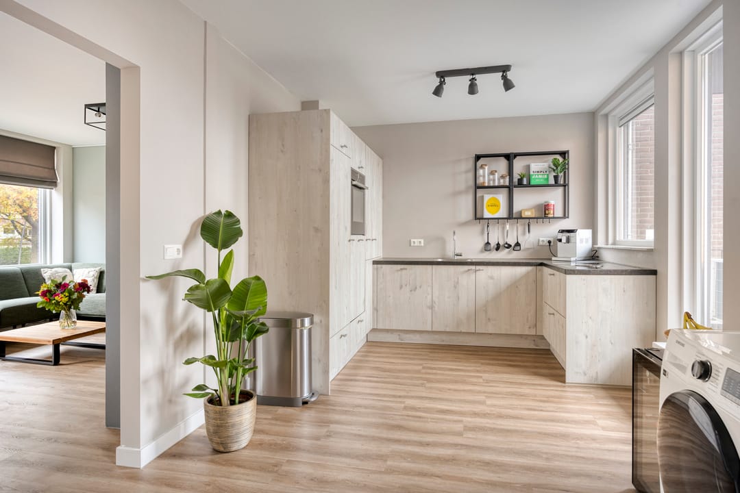 Photo 2 of Zaltbommelseweg 24