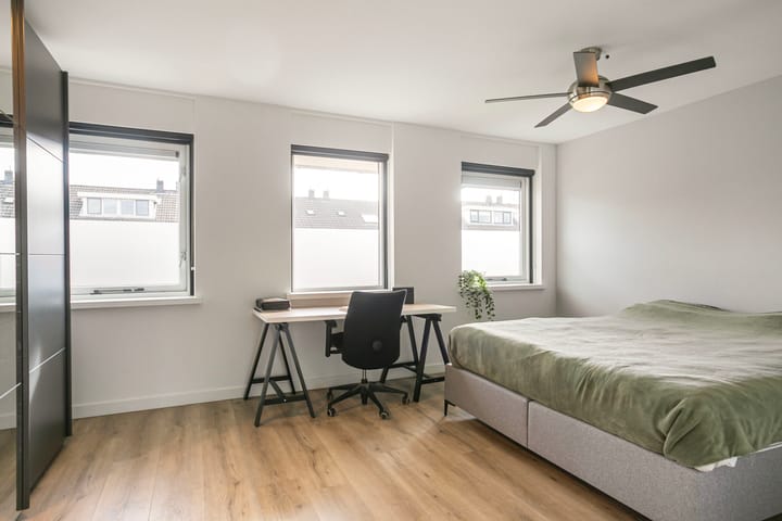 Photo 16 of Apollo 38