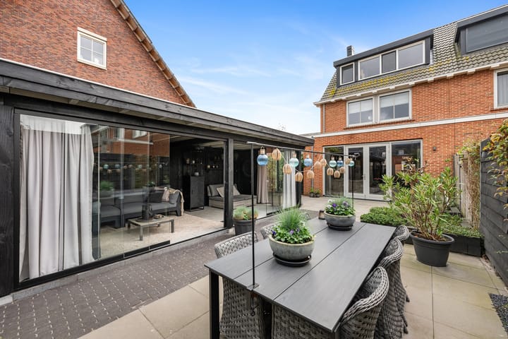 Photo 37 of Ellen Vogelstraat 23