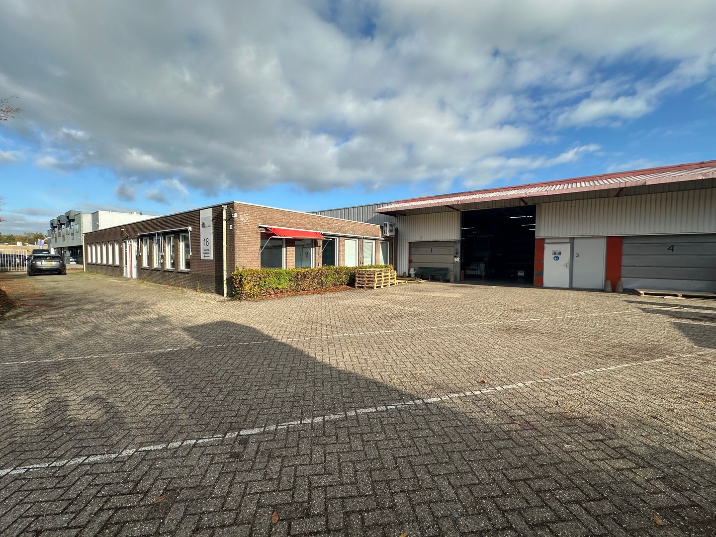 Bekijk foto 5 van Simon de Cockstraat 18