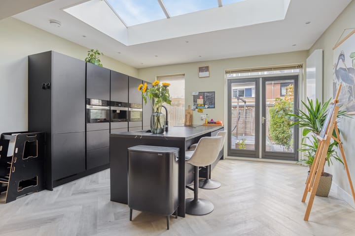 Photo 2 of Hertshoornvaren 24