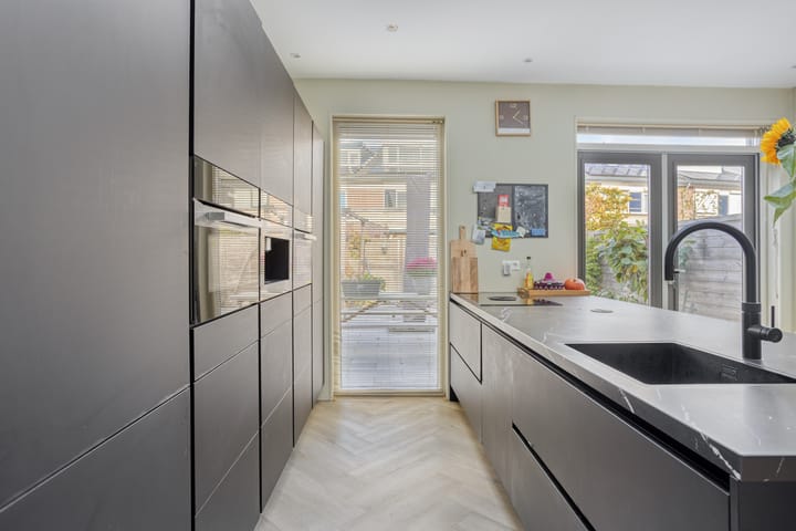 Photo 11 of Hertshoornvaren 24