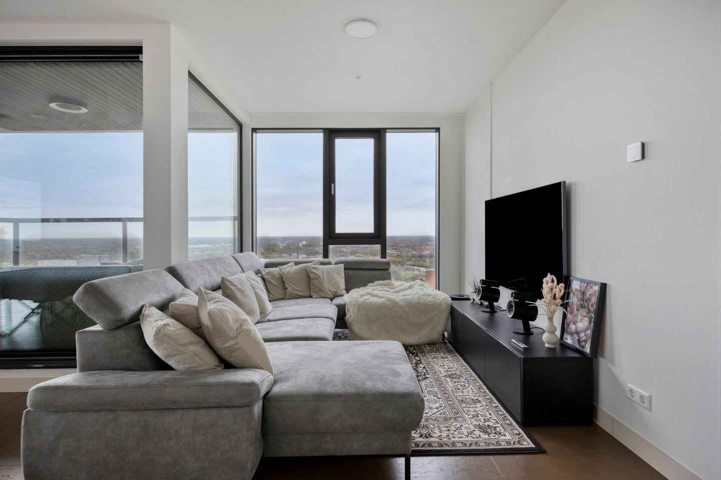 Foto 10 van Vincent van den Heuvellaan 423