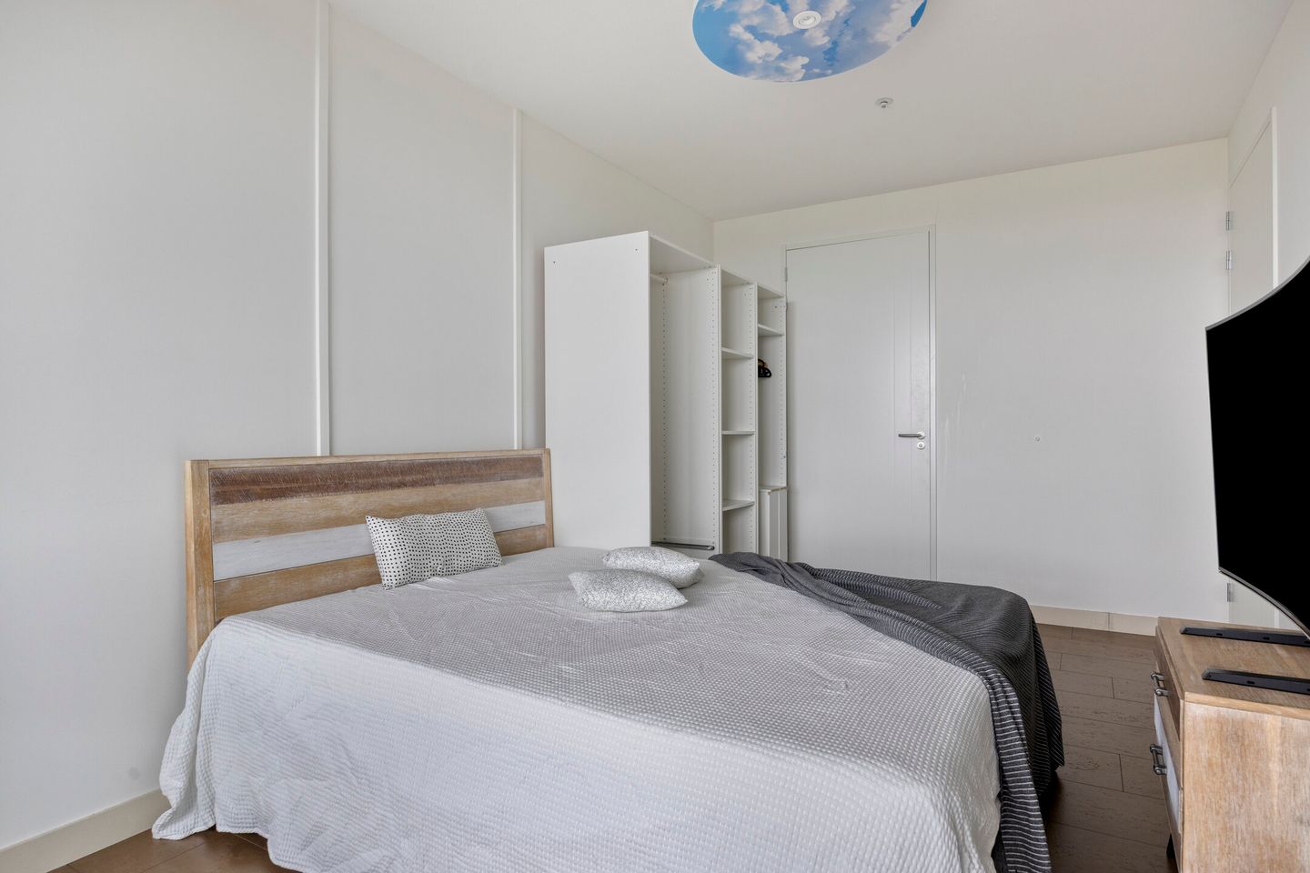 Foto 35 van Vincent van den Heuvellaan 423