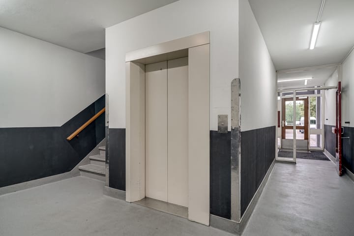 Photo 12 of Hanzestraat 63