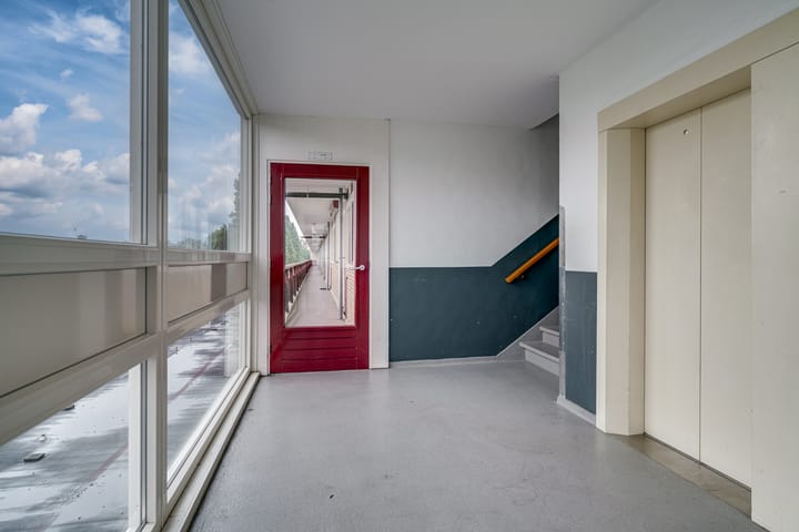 Photo 16 of Hanzestraat 63