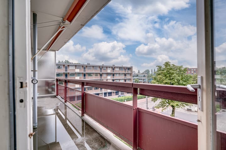 Photo 21 of Hanzestraat 63