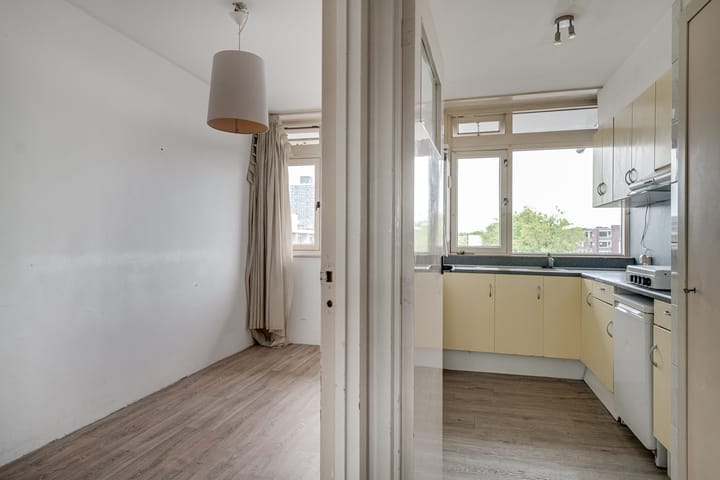 Photo 43 of Hanzestraat 63