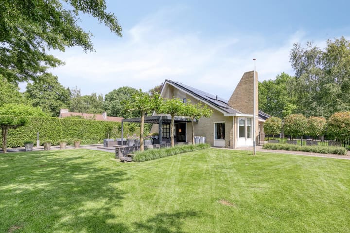 Photo 3 of Prof. ter Veenstraat 1