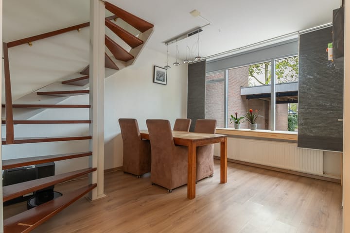 Photo 7 of Schrijnwerkershorst 613