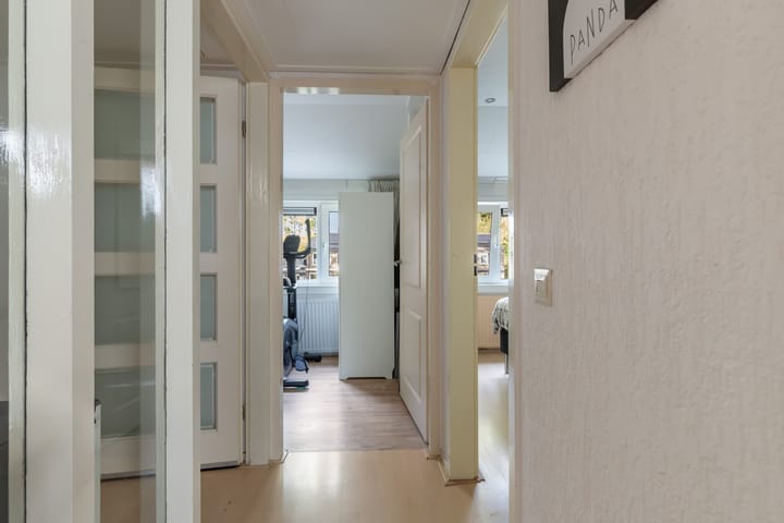 Photo 12 of Schrijnwerkershorst 613