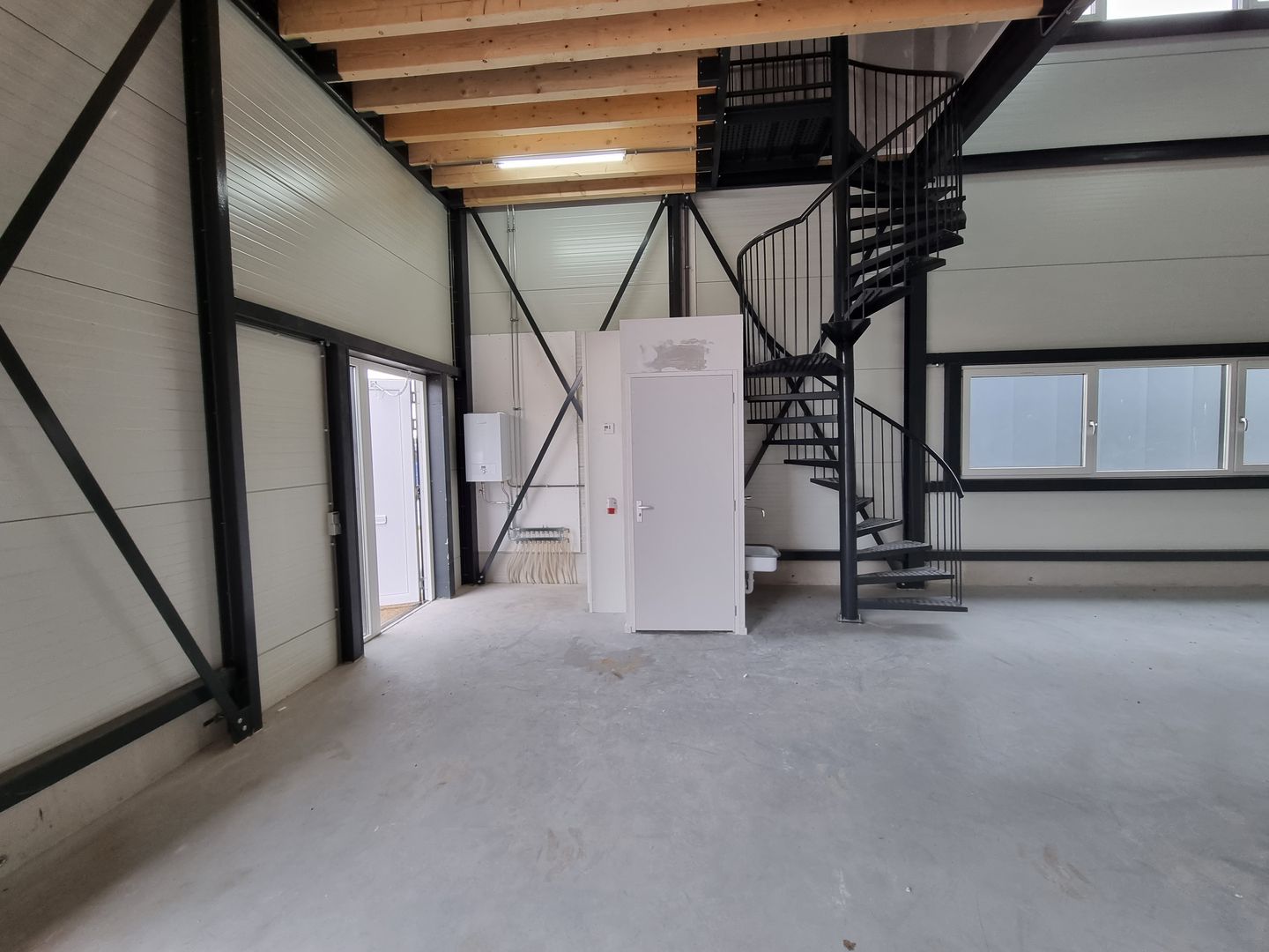 View photo 3 of Marsweg 101