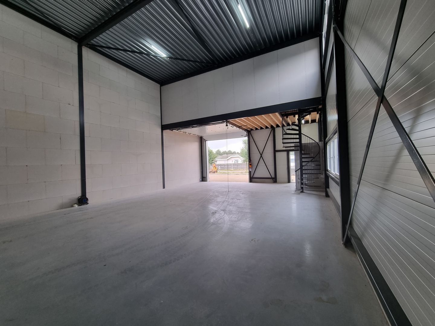 View photo 4 of Marsweg 101