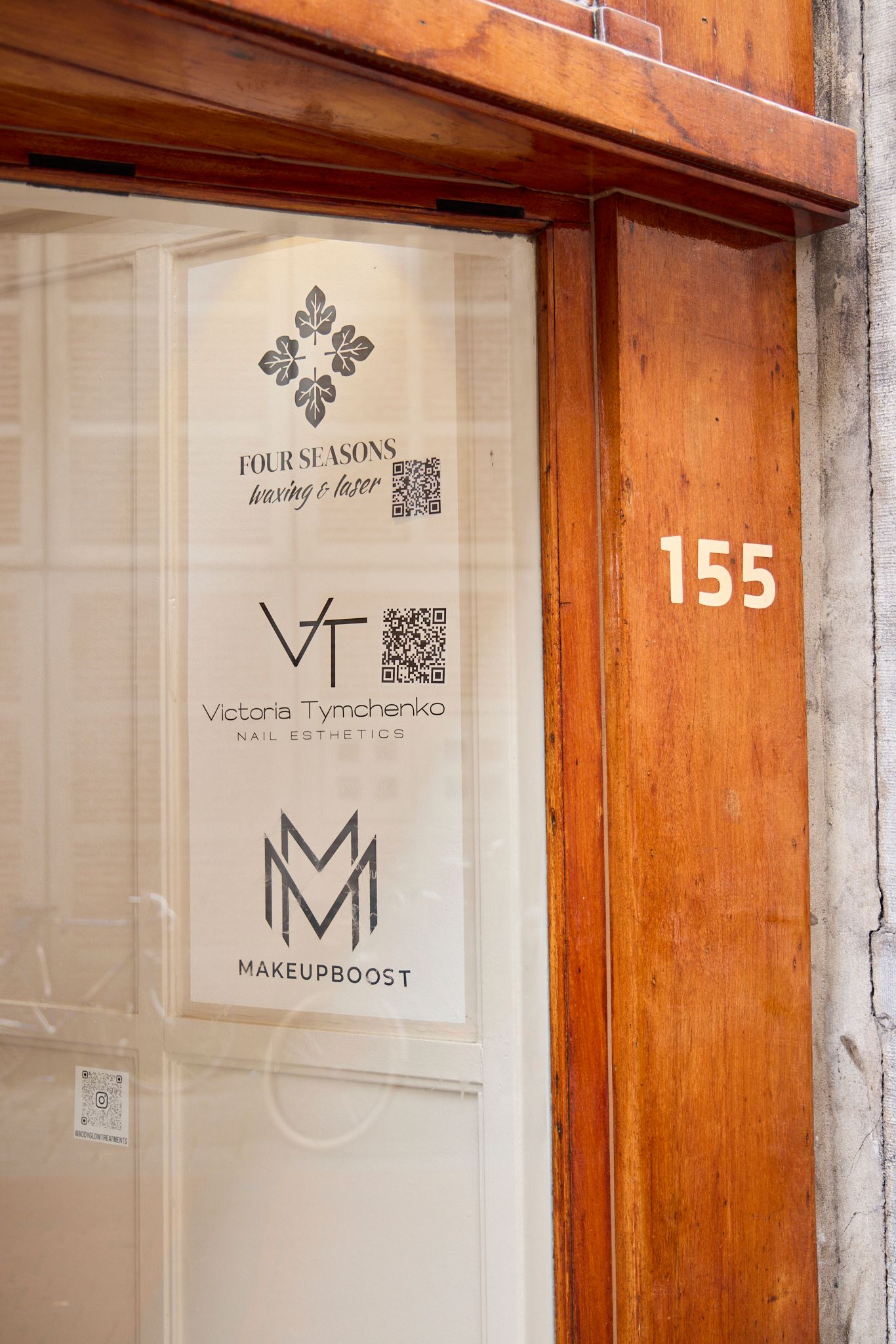 View photo 5 of Warmoesstraat 155