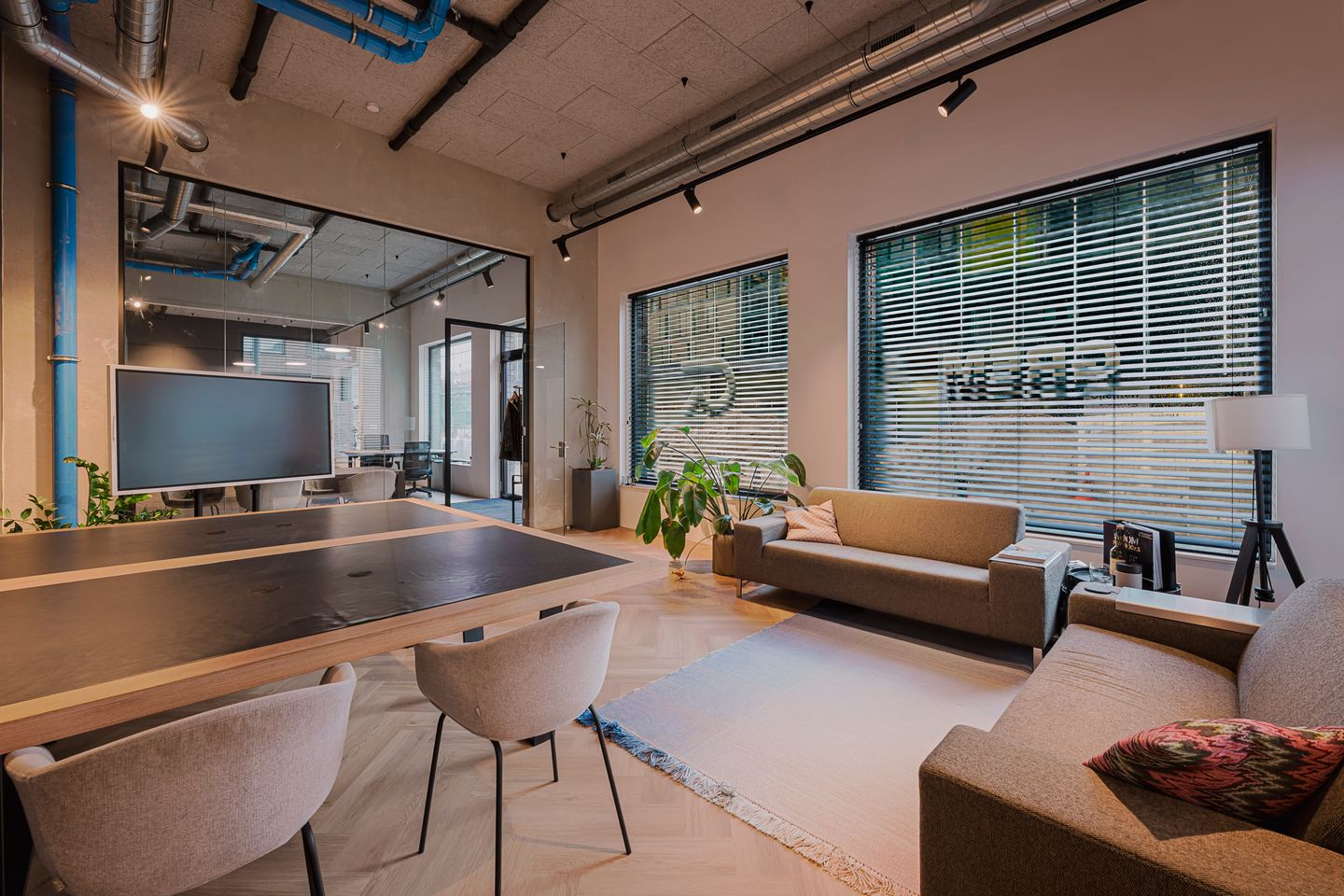 Bekijk foto 2 van Willem Theunisse Blokstraat 395