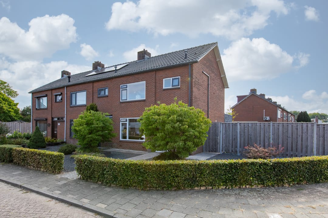 Foto 11 van Pastoor van Angerenstraat 10-E