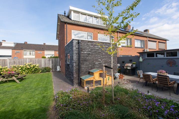 Foto 57 van Pastoor van Angerenstraat 10-E