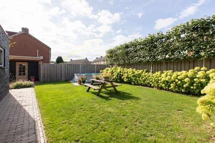 Foto 62 van Pastoor van Angerenstraat 10-E