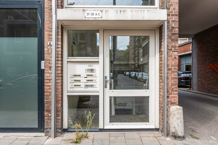 Foto 26 van Bredestraat 37-C