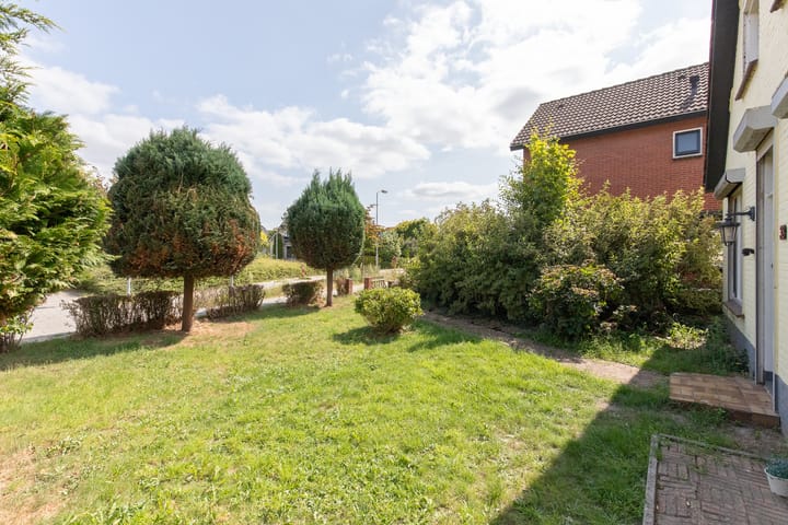 Photo 24 of van den Berghweg 38