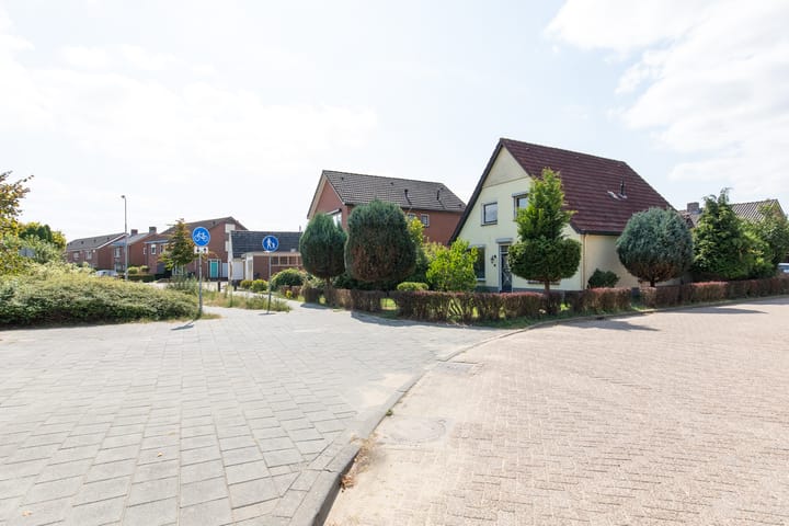 Photo 36 of van den Berghweg 38