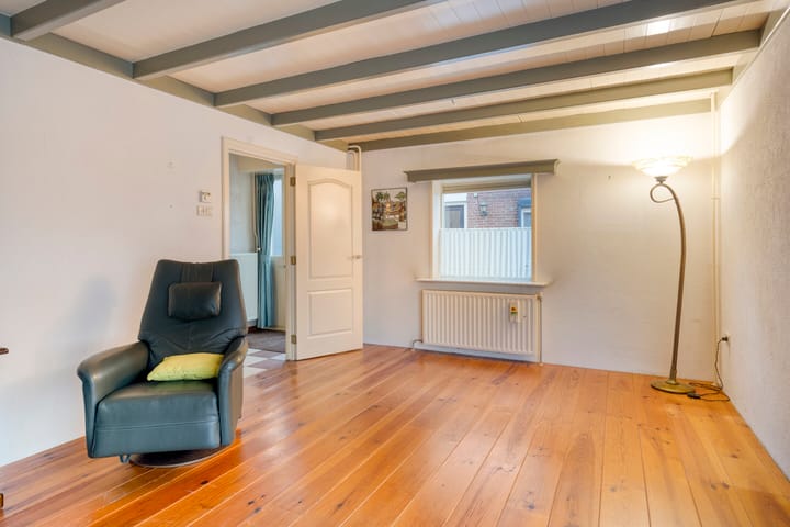 Foto 12 van Burg Mr Verbeekstraat 22