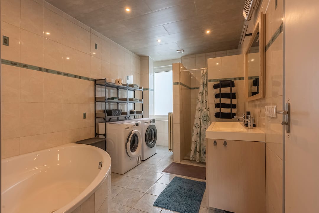 Photo 8 of Meuserstraat 72