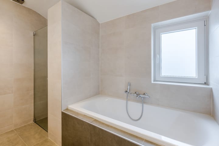 Photo 38 of de Leemput 25