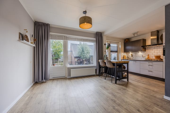 Photo 11 of Valkenburgstraat 10