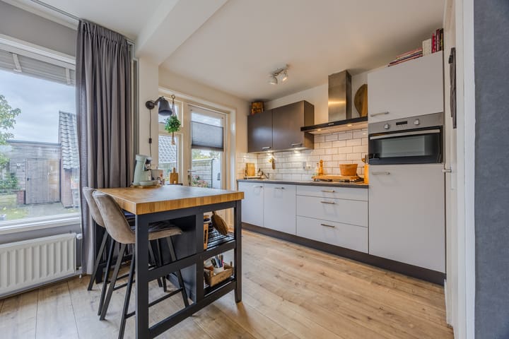 Photo 13 of Valkenburgstraat 10