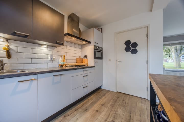 Photo 15 of Valkenburgstraat 10