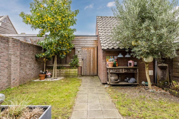 Photo 34 of Valkenburgstraat 10