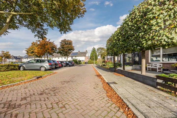 Photo 40 of Valkenburgstraat 10