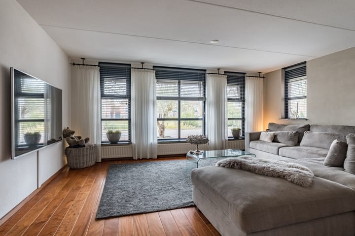 Foto 10 van Stiffelio 75