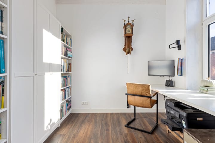 Photo 10 of M.H. Trompstraat 1