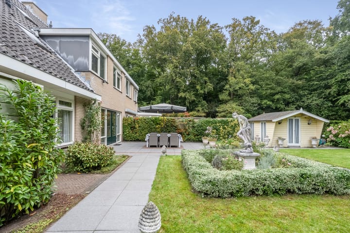 Photo 38 of Brederodelaan 51-A