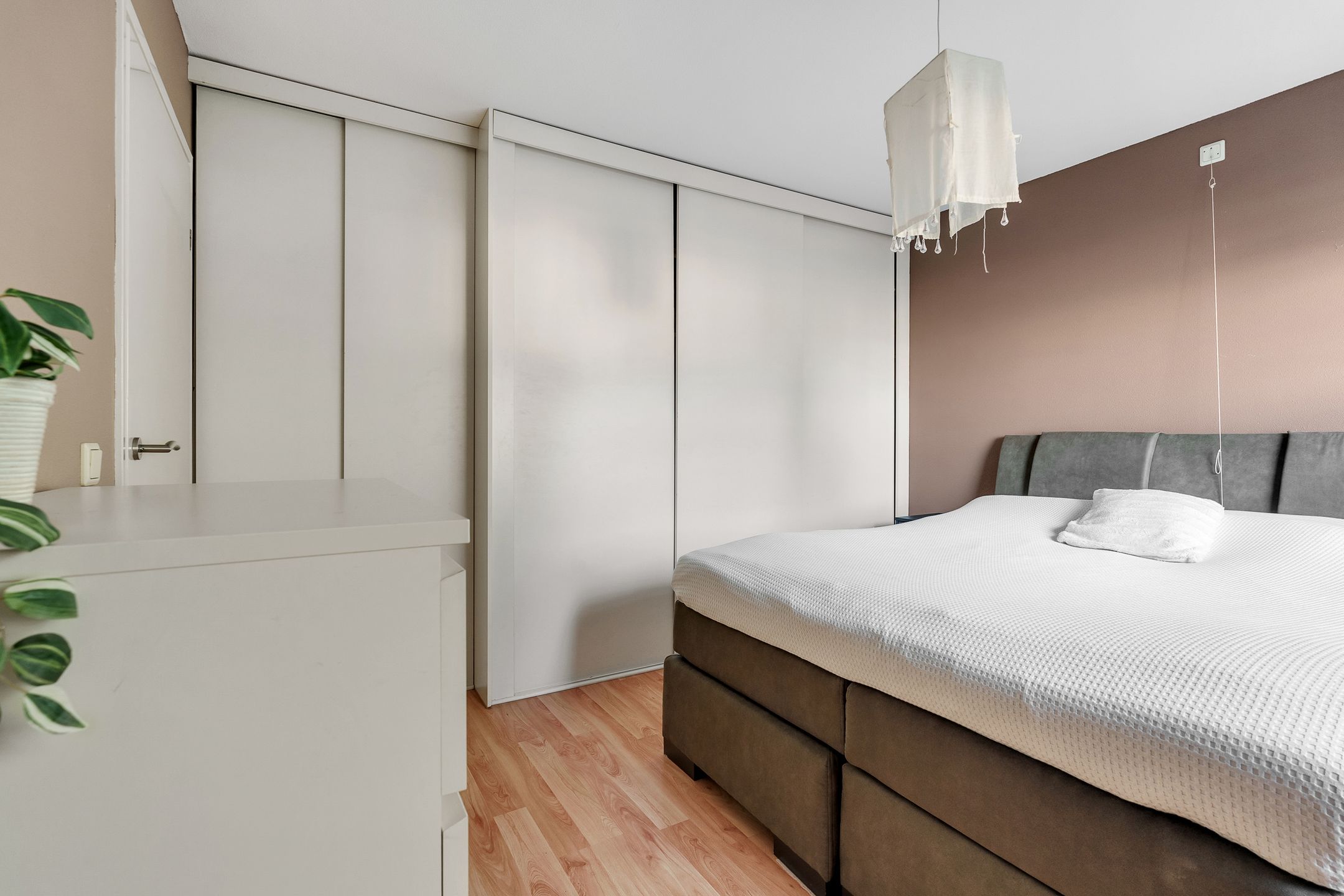 Foto 18 van E. du Perronstraat 7