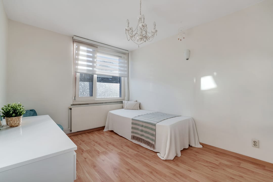 Foto 22 van E. du Perronstraat 7