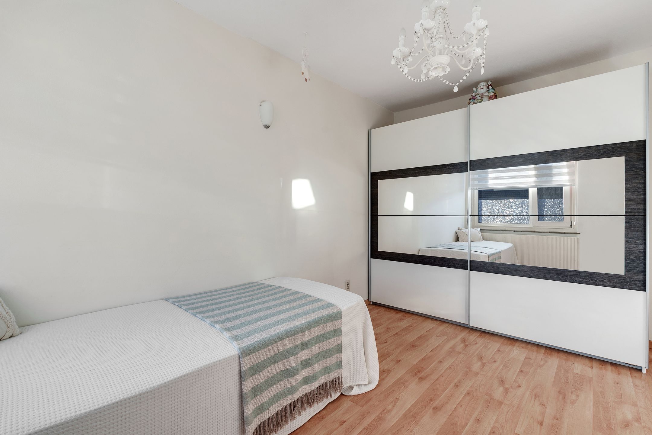 Foto 24 van E. du Perronstraat 7