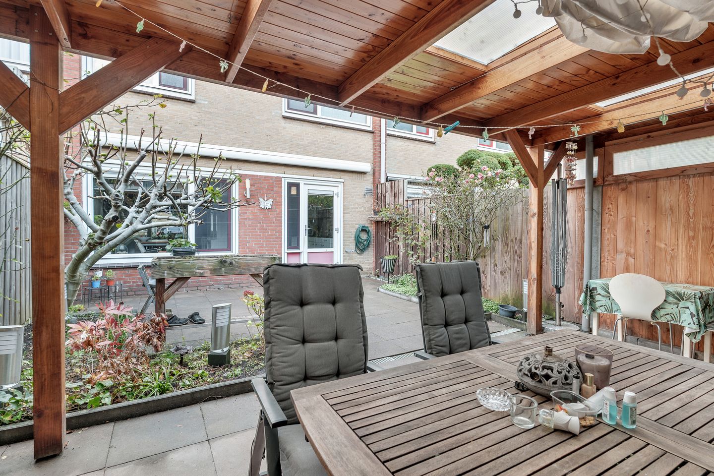 Foto 35 van E. du Perronstraat 7