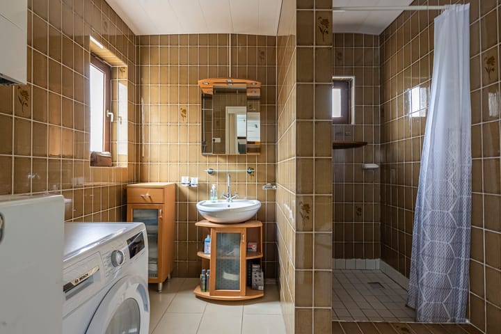 Photo 10 of Locht 137