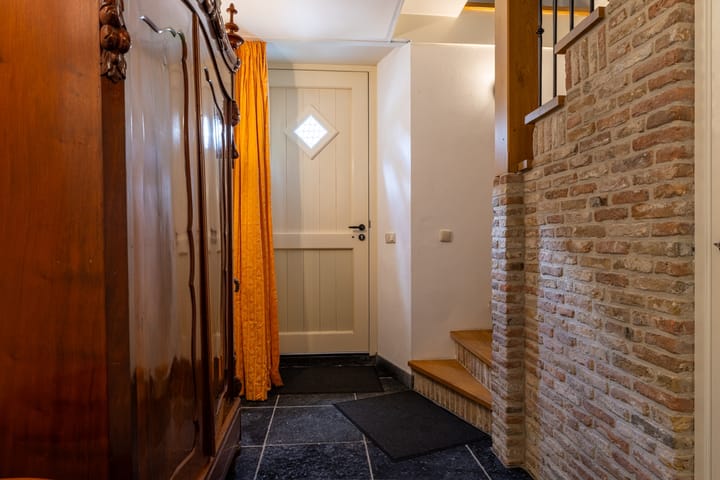 Photo 6 of Julianastraat 36