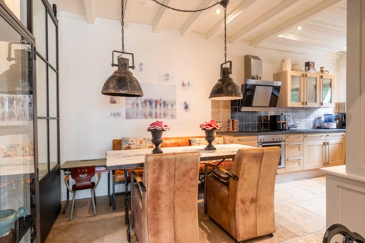 Photo 16 of Julianastraat 36