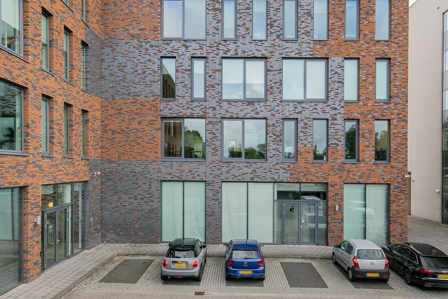 View photo 5 of Abe Lenstra boulevard 4