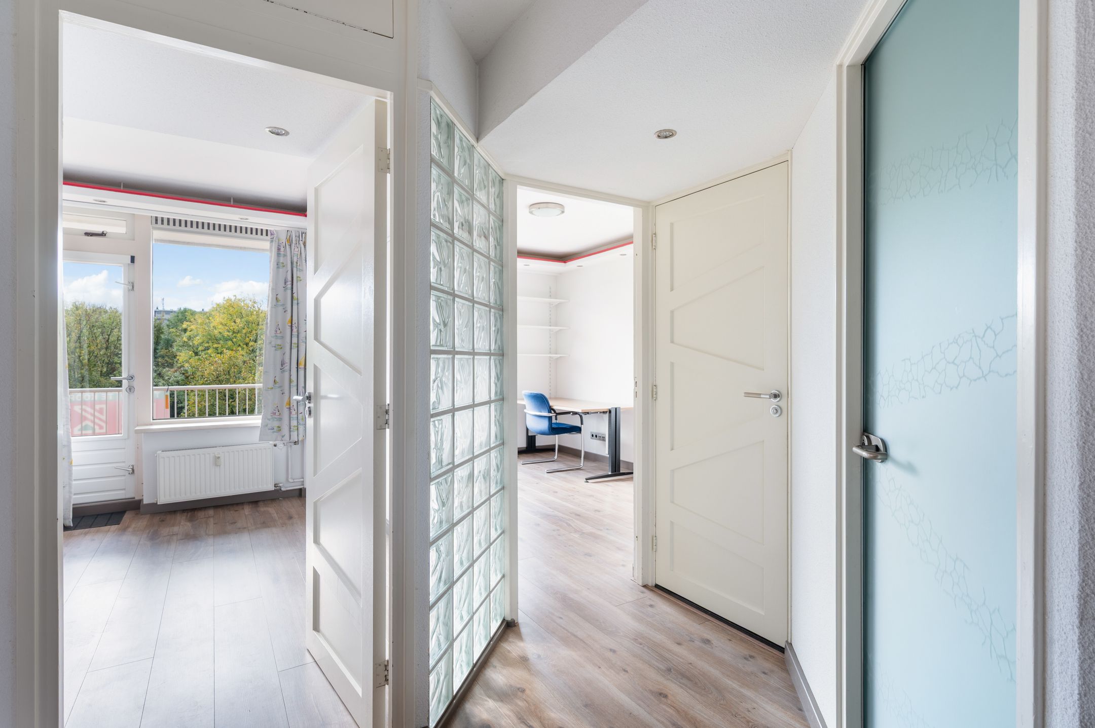 Foto 6 van Edmond Hellenraadstraat 57