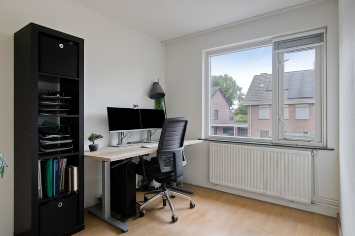 Foto 22 van Hoefsmidwei 48