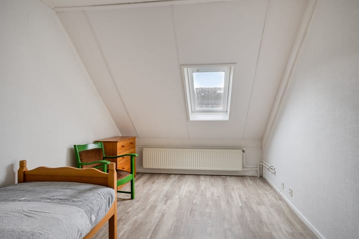 Photo 27 of J.van Wassenaerstraat 14