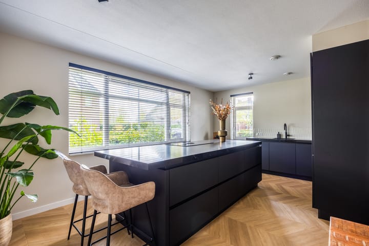 Foto 9 van Karel Glastra van Loonstraat 25