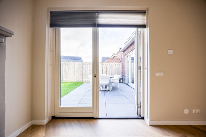 Foto 23 van Karel Glastra van Loonstraat 25