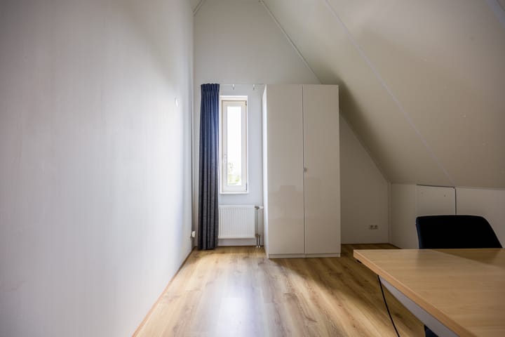 Foto 42 van Karel Glastra van Loonstraat 25